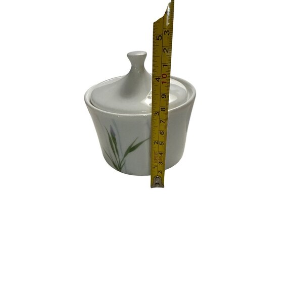 Corning Shadow Iris Pattern Sugar Bowl With Lid Made in USA White Purple Floral - Picture 6 of 6